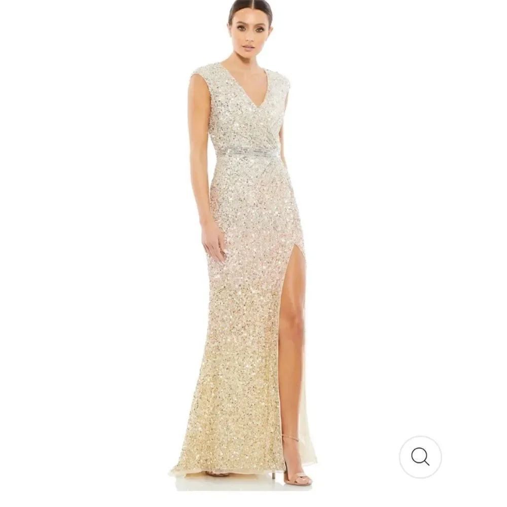 Mac Duggal sequined cap sleeve high slit gown size 2 NWT Nude